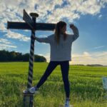 Hümeyra Aydoğdu Instagram - 🦚 İçiniz nasılsa, dışarısı da öyledir 🦚🌱🎋🍃🌾🌳🪴🎍☘️🌺💫 Düsseldorf, Germany