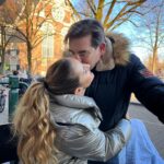 Hümeyra Aydoğdu Instagram - 5. Yıl ❤️ Hayatımın neşe kaynağı canım Kocam 🙏🏽🧿 18.12.18 - Son Foto sürprizli 🐥❤️ #düsseldorfer #love #happyanniversary #mylittleleo Amsterdam, Netherlands