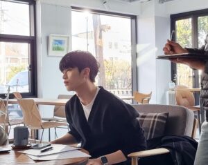 Ha Jong-woo Instagram - #펜스밖은해피엔딩 
#한태영