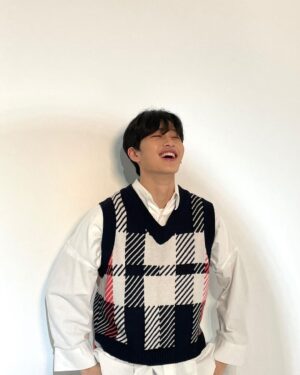 Ha Jong-woo Instagram - 하하 😊😊

오늘이지U