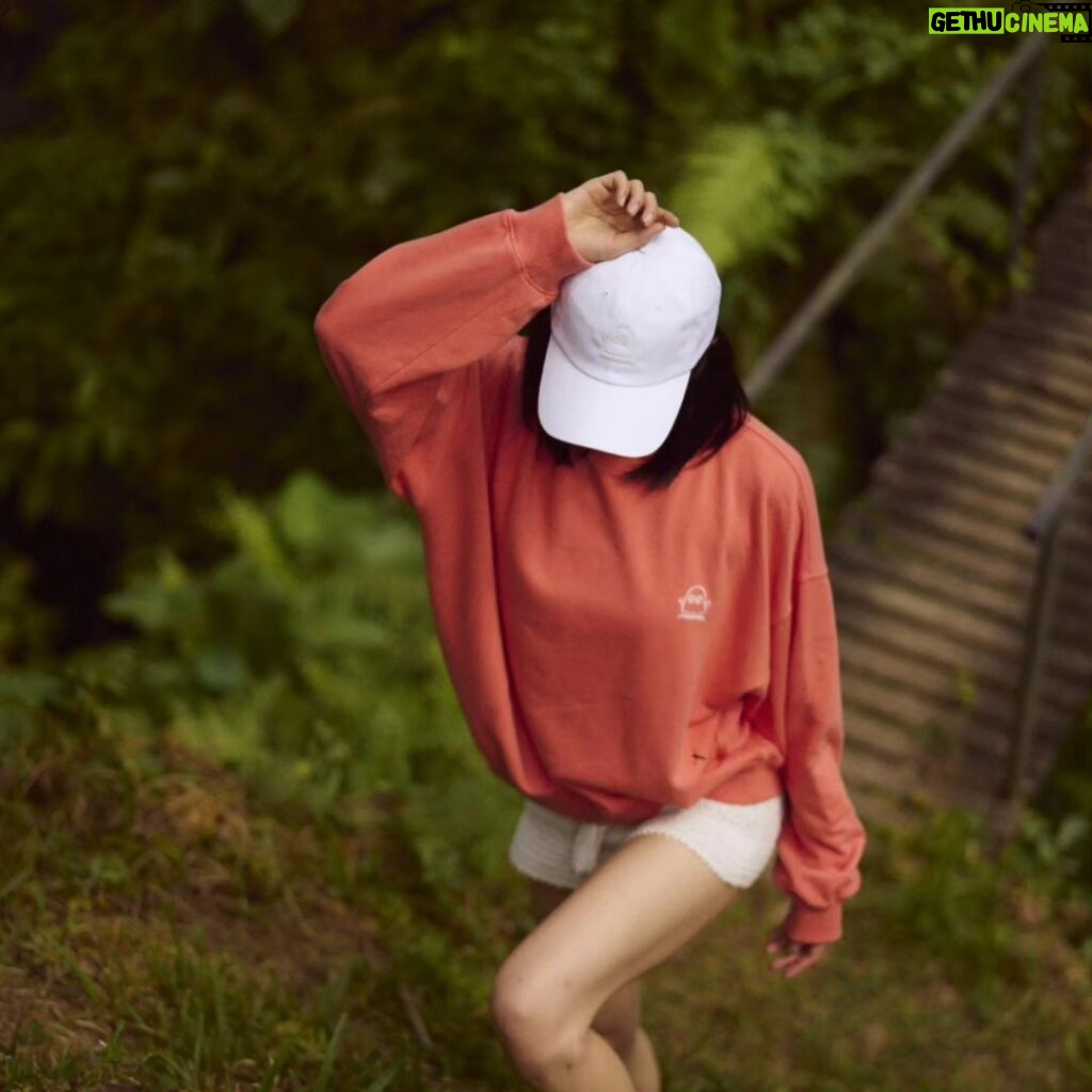 Ha Yeon-joo Instagram - ❗화이트 수피 모자 품절❗ 많은 관심과 사랑 감사드립니당🙇‍♀ 소울숲 캡모자 다른 컬러들도 수량이 얼마 남지 않았어요. 가을 햇빛 무서운거 아시죠? 소울숲 모자로 운동 전후 상콤하게❤ . Find your soul #소울숲