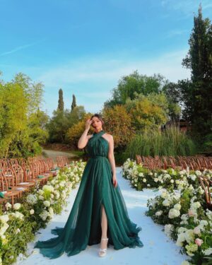 Haifa Hassony Instagram - 🤍👰🏻‍♀️

الف الف مبروك منوش 🤍 
طالعة اميرة 👰🏻‍♀️ 
@minaalsheikhly