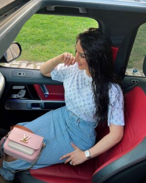 Haifa Hassony Instagram - 🙋🏻‍♀️