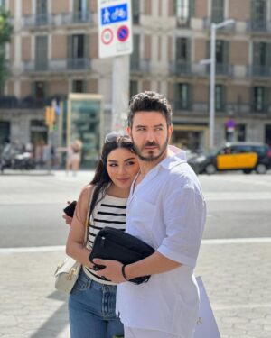 Haifa Hassony Instagram - كل عام وانت بخير  ياهديتي من الله … 
كل عام وانت حبيبي وصديقي ورفيق دربي والقريب لقلبي .. 
كل عام وانت اجمل شخص بحياتي ربي ميحرمني منك طول العمر 🤲 
كل عام هالعمر كاتب الك أشياء جميلة مليانة رضا وفرح وسعادة وراحة بال يارب 🤲 
كل عام والدنيا ماتحلى اله بيك وبعيونك وبصوتك .. 
كل عام واني احبك واضل اكول احبك كدام كل العالم 🥹 
@bakr_khald