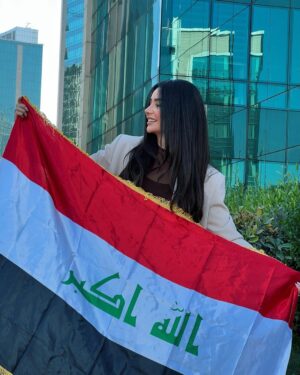 Haifa Hassony Instagram - ((تِلْكَ حُدُودُ اللَّهِ فَلاَ تَقْرَبُوهَا))
القرآن والعراق خط احمر ، واليوم كنا قدوة للجميع ،،،، عزنا غاية تشرف وراية ترفرف 🇮🇶