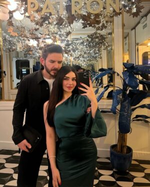 Haifa Hassony Instagram - كل عام وانت بخير  ياهديتي من الله … 
كل عام وانت حبيبي وصديقي ورفيق دربي والقريب لقلبي .. 
كل عام وانت اجمل شخص بحياتي ربي ميحرمني منك طول العمر 🤲 
كل عام هالعمر كاتب الك أشياء جميلة مليانة رضا وفرح وسعادة وراحة بال يارب 🤲 
كل عام والدنيا ماتحلى اله بيك وبعيونك وبصوتك .. 
كل عام واني احبك واضل اكول احبك كدام كل العالم 🥹 
@bakr_khald
