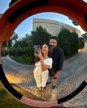 Haifa Hassony Instagram - كل عام وانت بخير  ياهديتي من الله … 
كل عام وانت حبيبي وصديقي ورفيق دربي والقريب لقلبي .. 
كل عام وانت اجمل شخص بحياتي ربي ميحرمني منك طول العمر 🤲 
كل عام هالعمر كاتب الك أشياء جميلة مليانة رضا وفرح وسعادة وراحة بال يارب 🤲 
كل عام والدنيا ماتحلى اله بيك وبعيونك وبصوتك .. 
كل عام واني احبك واضل اكول احبك كدام كل العالم 🥹 
@bakr_khald