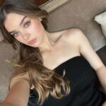 Hailee Steinfeld Instagram - You seeing Spider-Man: Across The Spider-Verse this weekend or are you seeing Spider-Man: Across The Spider-Verse this weekend??? 💞🕸️🕷️