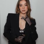 Hailee Steinfeld Instagram - 🖤