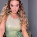 Hailee Steinfeld Instagram - music video said come back pls #COAST