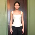 Hailee Steinfeld Instagram - 2018 - first corset fitting for dickinson 🥀 10 days away from our third & final season… @dickinson