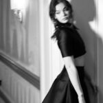 Hailee Steinfeld Instagram - she wants the mess she wants you 🥀 #dickinson