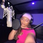 Hailey Kilgore Instagram - Here we arrreeee! This song was written by @theworldistyte and meee. I was album for my friend and mentor @jaytmusic38 (who graciously helped me write the bridge and gave me the confidence to remember I’m not the worst writer in the world) in the studio and he filmed it!! I was so scared to play it all I could do was just look at my phone!! LMAO💕 Anyways she’s called Drama Queen and I hope u like her✨#fypシ