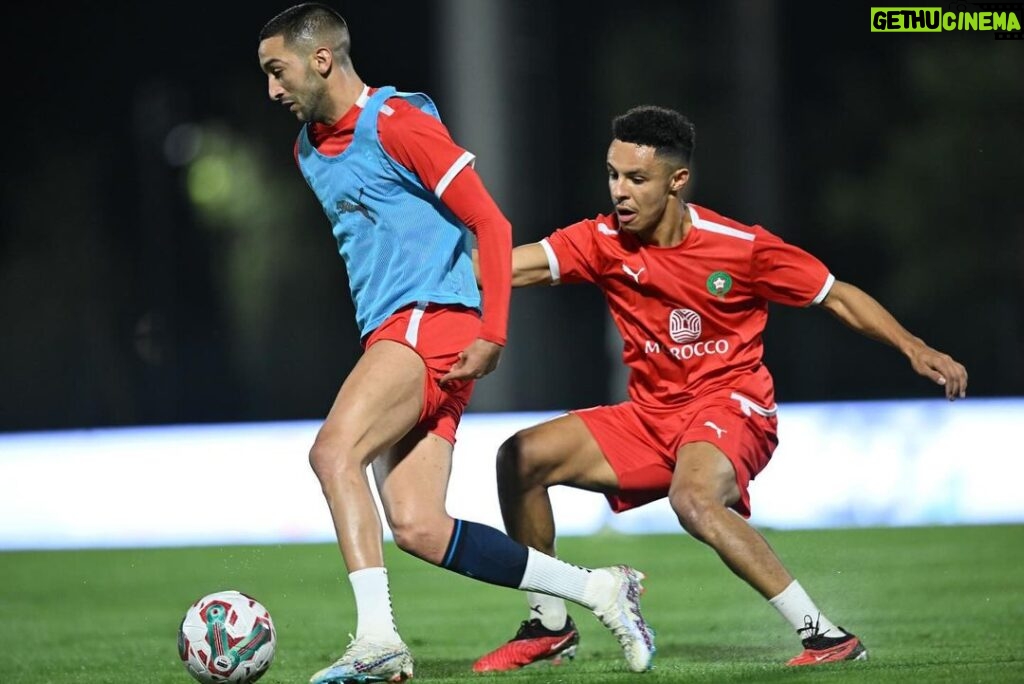 Hakim Ziyech Instagram - We back Complexe Mohamed VI De Football