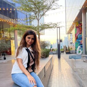 Hala Al Turk Instagram - Well hello there🧐!
Miss you❤️

هلا والله!!
وحشتوني حبايبي❤️