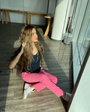 Hala Al Turk Instagram - هلا بالحلويييين! شلون كان يومكم🌚🙄؟