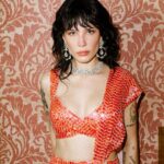 Halsey Instagram - 🦩 did I audibly shriek when I saw how well this look matched the @aboutfacebeauty Marigold eye paint? yes. yes I did 🌷 Photos by @donslens full look @manishmalhotraworld Styled @lynalyson_ Asst @shereenlovebug Hair @anthonyperezhair Mumbai - मुंबई