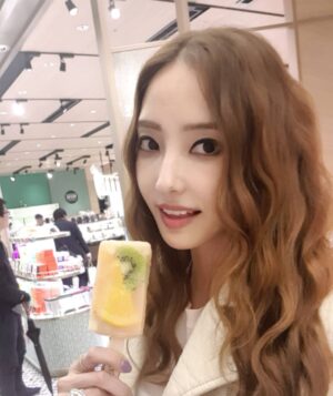 Han Chae-young Instagram - #fruitbar #delicious #완전맛있어 😘😘