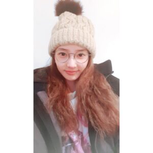 Han Chae-young Instagram - #자다가막뛰쳐나옴 #꼴이말이아님 #크억😆 #오늘너무추워 🤤🤤 #justgotup #ranout #lookterrible 😂🤣 #socold❄