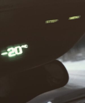 Han Chae-young Instagram - #freezing #butamazing #neverseenbefore #beautiful #nothinglikeit 👍👍😄
