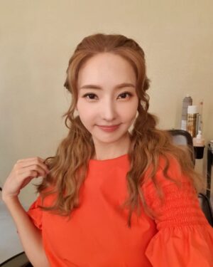 Han Chae-young Instagram - #더운날씨☀️ #시은이왜웃니 #웃음바이러스❤️ #하트뾰뿅💖