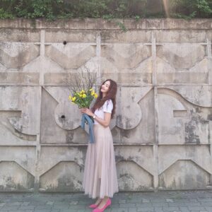 Han Chae-young Instagram - #꽃꽂이수업 #여자여자하게 💗 #spring #flowers🌸