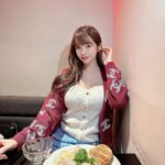 Han Gyu-ri Instagram - #협찬 용리단길 술집 온다면 코코모모 들려보세요~ 잠봉뵈르파스타는 햄이랑 같이먹으면 맛있구요! 스테이크는 크림치즈 소스와 잘게 썬 명이나물을 곁들여 먹으면 꿀맛이에요👍 제가먹은 시그니처칵테일 영앤리치 칵테일은 달달해서여자들이 좋아할만한맛이구요 산토리하이볼 이랑 스테이크랑 잘어울렸어요 😆 연인끼리 한잔하면서 데이트하기좋은곳으로 추천드려요❤️ #용리단길 #용산 #신용산 #삼각지 #맛집 #술집 #코코모모 #용산코코모모