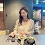Han Gyu-ri Instagram - #협찬 평일저녁 선영이와 #용산데이트 용산역인근 #목계화원 이구요. 깔끔하고 고급스러운 분위기라서 특별한날 데이트하기에도 좋을것같아요! 프리미엄 정찬코스먹었는데 죽부터 해물 + 샤브샤브까지 구성이 좋아서 좋은추억만들고왔어요.😊 @mokgyehwawon #용리단길 #용산 #신용산 #삼각지 #맛집 #술집