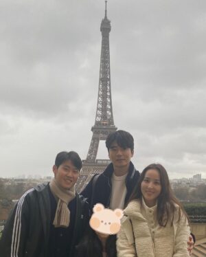 Han Hye-jin Instagram - #bigben 
#londoneye 가서 사진 찍고
#eurostar 타고 파리로 이동 🚅
#arcdetriomphe 
#샹제리제거리 구경하고
에펠탑 앞  #girafeparis 에서 강인이 삼촌 만나서 
맛있는 식사하고 기념 사진 😍
유명한 삼촌들 만난 우리 시온이 
아빠랑 삼촌들이랑 진짜 친하냐고 거듭 확인😂