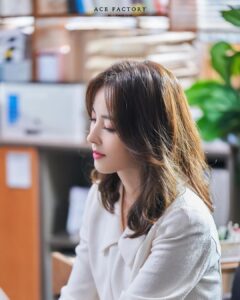 Han Hye-jin Instagram - #신성한이혼 #토일밤10시30분 🫣🙏🏻