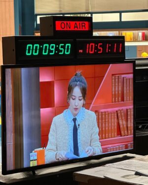 Han Hye-jin Instagram - #채널A #티처스 
#성적을부탁해티처스

요즘 학부모님들과 학생들에게 티처스 잘 보고 있다는 인사를 정말 많이 받아요. ^^
오늘도 초등학생 아이가 엄마랑 수줍게 찾아와서 티처스 나오는 이모한테 인사하고 싶다고 잘 보고 있다고 얘기해 줘서 참 뿌듯했어요. 😍
학부모가 되면서 어렵고 고민 될 때가 참 많았는데 티처스를 통해서 저도 매 회 많이 배우고 깨닫게 되네요. 
정승제 조정식, 두 좋은 선생님들을 만나 변화되는 아이들을 보며 엄마의 마음으로 함께 가슴 벅차 울컥할 때도 많았구요. 
좋은 프로그램에 함께 할 수 있어서 감사할 뿐입니다. ^^
여름에 시즌 2로 다시 인사 드릴게요. 🧡
행복한 2월 되세요! 🙏🏻