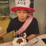 Han Hye-jin Instagram - 드디어 집에 온 기또롱 생일파티 집에서 조촐하게 😁 시온이 생일 선물 귀엽쥬? 😆 선물주고 다음 날 자기가 먹었어요 😝❤️ #생일 #여전히30대부럽군