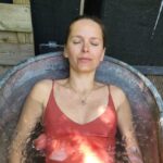 Hanna Verboom Instagram - De leven ⛺️🐙🧊 . dank @wiebeotten voor het ijsbad en Tjitte en Floortje voor het creëren van deze mooie plek @campingbuitenland 🫶 Drenthe