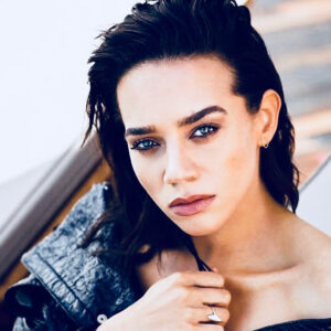 Hannah John-Kamen Instagram - Throwback to the fun shoot @gq 🤘🏽