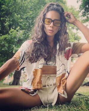 Hannah John-Kamen Instagram - 😎