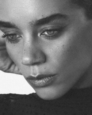 Hannah John-Kamen Instagram - My amazing friend and beyond talented photographer @luciaomc  finally shot me after many years 🙌🏽 beautiful 🖤 
#hair & #makeup @rebekahmakeup