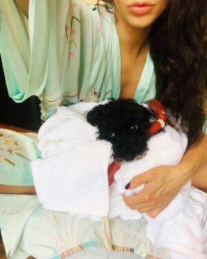 Hannah John-Kamen Instagram - Bath time Bubbas 💋