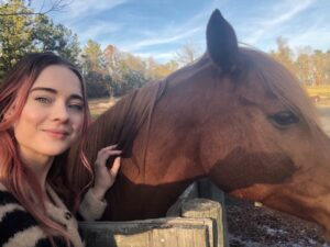 Hannah Kasulka Instagram - I spent almost every weekend as a kid at my aunt Shelby’s house with her and the horses. Anyone else here a horse girl? Yay or neigh.