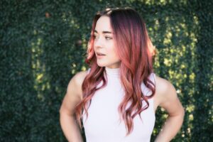 Hannah Kasulka Instagram - Just got some lockdown photo edits from a friend who’s using some of his time to edit old projects. Friendly reminder that we’re all experiencing and using this time differently and they’re all ok and “normal” 📸 @mattmorrisfilms