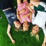 Hannah Nordberg Instagram - #tb hangin’ out with my @overboardmovie sisters #lovethesegirls #chilling #onset #actorslife #goodmemories #hannahnordberg