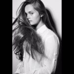 Hannah Nordberg Instagram - 💨 let the wind carry you 💨 #actorlife #actress #hannahnordberg #television #film #actor