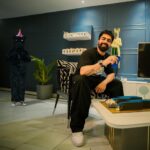 Harrdy Sandhu Instagram - Stop lying @pumaindia! Cat de nakhre boht hore ne, 4 vaje wali party baare dasa hun? 😉 Party ta always on ae. Celebrate PUMA Birthday Bash at PUMA.com, App & Stores. Get birthday treats & special return gifts too 🎁 #PUMABirthdayBash
