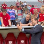 Harry Kane Instagram - Been genuinely amazing to see the reception. Look forward to playing in front of these fans 🙌 #miasanmia