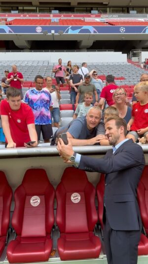 Harry Kane Instagram - Been genuinely amazing to see the reception. Look forward to playing in front of these fans 🙌 #miasanmia