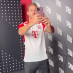 Harry Kane Instagram - New admin in town! 😁 #MiaSanMia #FCBayern