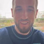 Harry Kane Instagram - Too many people to thank who have helped me on the way to this record. Family, teammates, coaches, fans - all a massive part of breaking the record and I can’t thank you enough. Couldn’t have done it without you. ❤️🏴󠁧󠁢󠁥󠁮󠁧󠁿🦁🦁🦁
