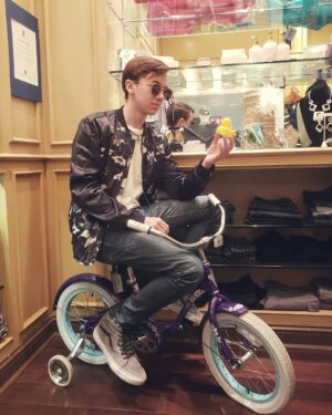 Hayden Byerly Instagram - Do I look bad to the bone with my duck?