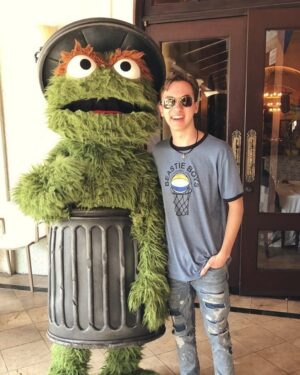 Hayden Byerly Instagram - It's even hard for Oscar to be angry down on the island 😎