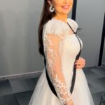 Heba Magdi Instagram - اغنية "مالك "من مسرحية ازاي تخنق جارك ❤️ #موسم_الرياض Dress @fasateen_boutique MUA @ayarady_makeup_artist Hair @haythamamin2012