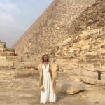 Helena Houdová Instagram - 💎Posvátná Pouť Egyptem💎 se vyprodala a máme poslední 2 místa🌬 ... stále se ozývají další a další nádherné bytosti ženy i muži natěšeni plavit se s námi po Nilu navštěvovat posvátné chrámy a hlavně být 22.2.2022 ve Velké pyramidě v Gize pouze s baší skupinou a aktivovat společně portál 222 ✨✨✨ a tak je objednaná další loď a je otevřen prostor i mužům a je to nádherné a děje se to Spousty z vás stejně jako mě Egypt prostě zavolal není pro to moc vysvětlení když zavolá děje se to silně a rychle 𓂀 kódy Egypta, Lemurie i Atlantidy hloubka láska světlo 𓆃 ceremonie a Rituály 𓆃 channeling světelného jazyka 𓆃 posvátná geometrie 𓆃 multidimenzionální prožitky Wow objímáme teď v posvátném kontejneru již 25 bytostí a s láskou a světlem přivítáme i Tebe ✨✨✨ Piš, volej ... propoj se mnou nebo s Helenkou @helenahoudova Objímám ze sinajské pouště Irena♡ #egypt #priestessjourney #lovecodes #atlantis #lemuria #andaracrystal #isis #hathor #sekhmet #amunra #horus #